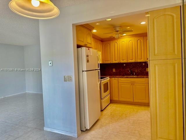 801 SW 133rd Ter, Unit 105k in Pembroke Pines, FL - Building Photo - Building Photo