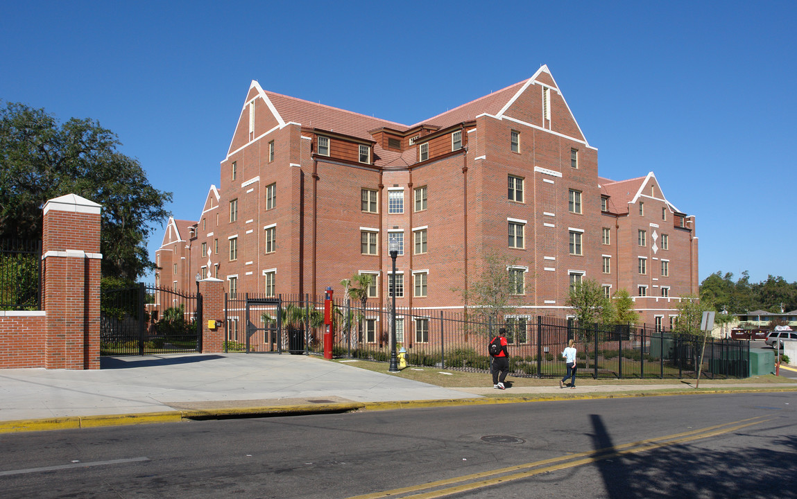 DeGraff Residence Hall in Tallahassee, FL - Foto de edificio