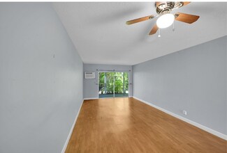 2115 NE 42nd Ct in Lighthouse Point, FL - Building Photo - Building Photo