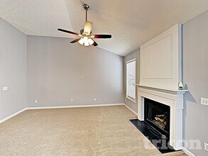 420 Heathcliff Ct in Mcdonough, GA - Foto de edificio - Building Photo