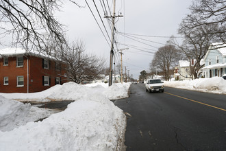 1053-1059 Main St in Wakefield, MA - Building Photo - Building Photo