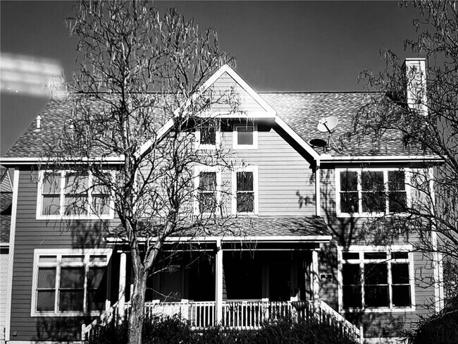 21 Charles Ave in St. Paul, MN - Building Photo - Building Photo