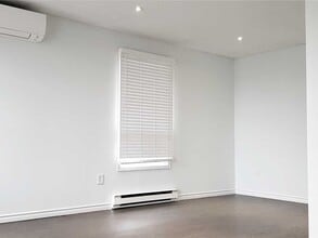 359 Buena Vista Ave in Oshawa, ON - Building Photo - Building Photo