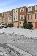 8033 Hollow Reed Ct in Frederick, MD - Building Photo - Building Photo