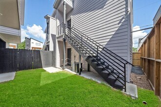 207 E 38th St in Houston, TX - Building Photo - Building Photo