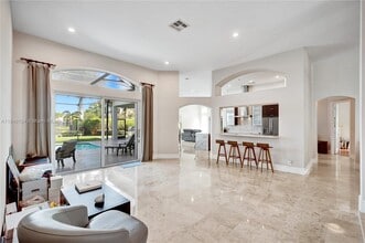 394 Mallard Ln in Weston, FL - Building Photo - Building Photo
