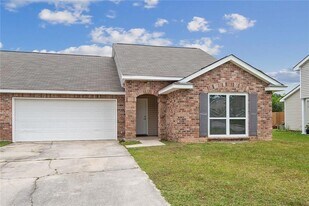 1137 Clairise Ct in Slidell, LA - Building Photo