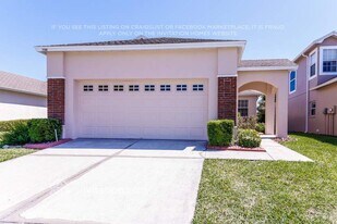 7136 Lake Eaglebrooke Way in Lakeland, FL - Building Photo