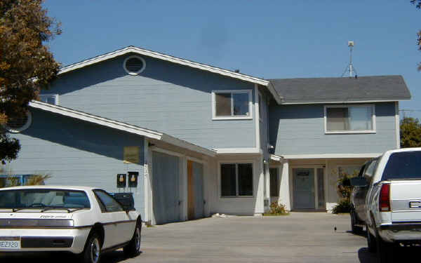 2515-2517 Evergreen St in Santa Ana, CA - Building Photo