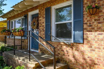506 N Main St in Lindale, TX - Building Photo - Building Photo