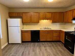6622 Meadow Rue Dr in Norcross, GA - Building Photo - Building Photo