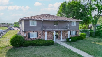 8835 N Swan Rd in Milwaukee, WI - Building Photo