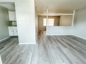 1745 6th Ave SW, Unit 5 in Vero Beach, FL - Building Photo - Building Photo