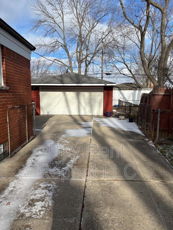 5309 Grovedale St in Roseville, MI - Building Photo - Building Photo