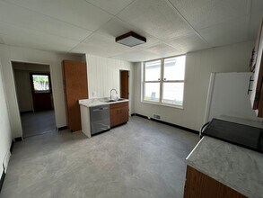 1944 Elm Ave in Cincinnati, OH - Building Photo - Building Photo