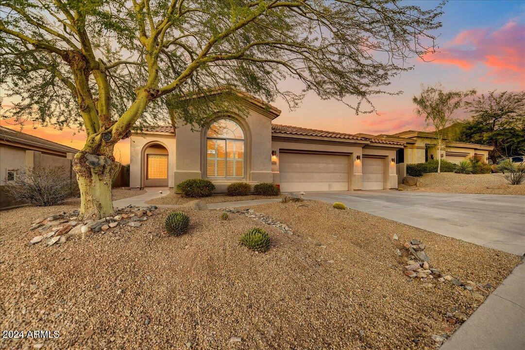 11478 E Beck Ln in Scottsdale, AZ - Building Photo