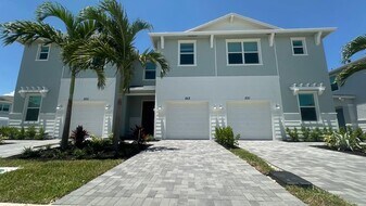 553 Rivergrass St in Port St. Lucie, FL - Building Photo