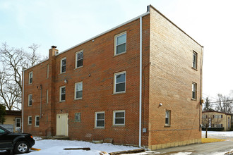 104 W Willow St in Lombard, IL - Building Photo - Building Photo