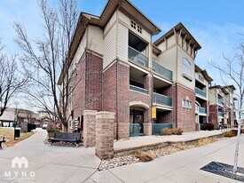 3872 S Dallas St, Unit 202 in Aurora, CO - Building Photo