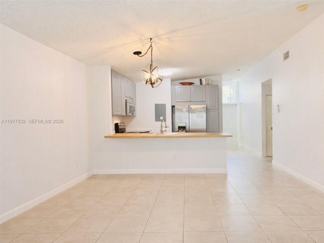 614 Woodgate Cir in Sunrise, FL - Building Photo - Building Photo