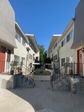 412 San Pascual Ave, Unit 5 in Los Angeles, CA - Foto de edificio - Building Photo