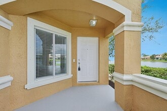 6224 Reynolds St in West Palm Beach, FL - Foto de edificio - Building Photo
