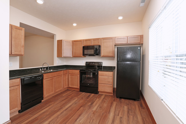 Highland Park Apartment Homes in Triadelphia, WV - Building Photo - Interior Photo