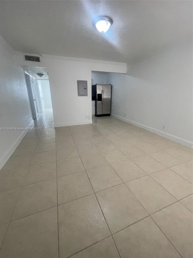 11195 SW 1st St, Unit 314 in Miami, FL - Building Photo - Building Photo