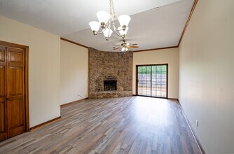 5 Edgehill Cove in Maumelle, AR - Building Photo - Building Photo