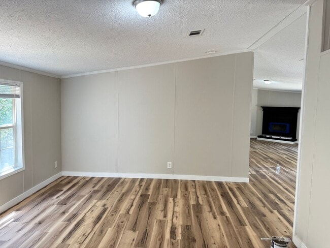 5585 Hwy 393 in Crestview, FL - Building Photo - Building Photo