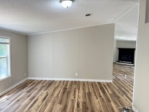 5585 Hwy 393 in Crestview, FL - Building Photo - Building Photo