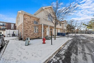 4343 W Emerald Way St in Alsip, IL - Foto de edificio - Building Photo