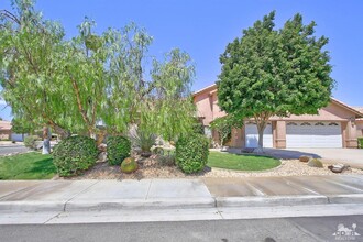 43681 Palermo Ct in La Quinta, CA - Foto de edificio - Building Photo