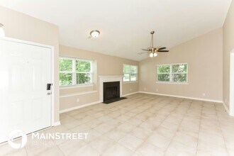 738 Stonebridge Way in Lithonia, GA - Foto de edificio - Building Photo