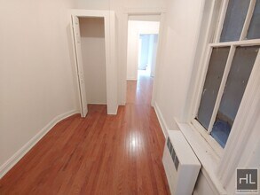 323A E 89th St, Unit 3E in New York, NY - Building Photo - Building Photo