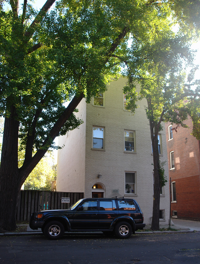 1521 Kingman Pl NW in Washington, DC - Foto de edificio - Building Photo