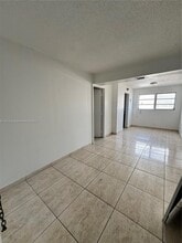 300 NE 1st Ct in Hallandale Beach, FL - Building Photo - Building Photo