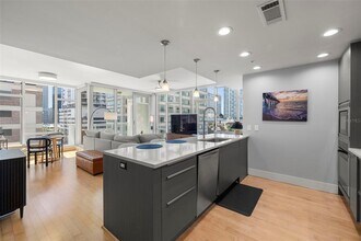 145 2nd Ave S in St. Petersburg, FL - Building Photo - Building Photo