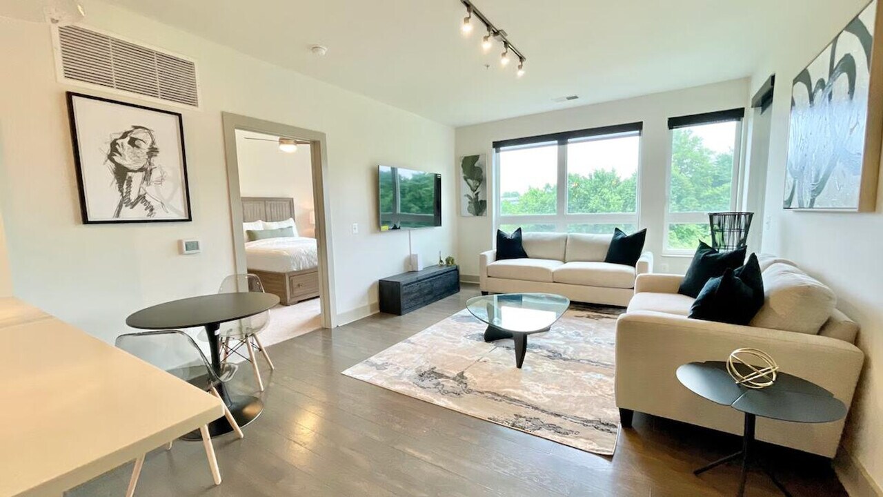 7480 Carriage Hills Dr in McLean, VA - Building Photo