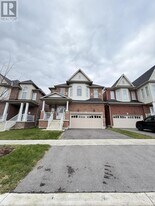 1207 Drinkle Cres in Oshawa, ON - Building Photo