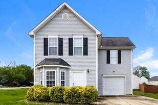 3005 Hunters Creek Ct in Charlotte, NC - Building Photo