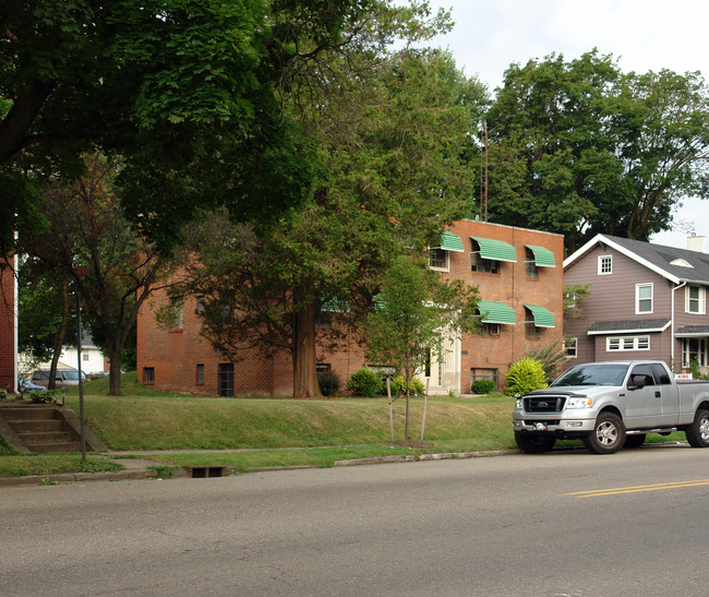 1309 Fulton Dr NW in Canton, OH - Building Photo - Building Photo