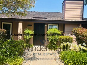 127 Touchstone Pl in West Sacramento, CA - Building Photo - Building Photo