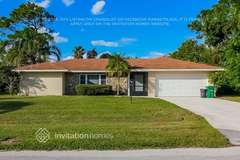 737 SE Hollahan Ave in Port St. Lucie, FL - Building Photo
