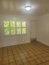 815 Middle River Dr, Unit 108 in Fort Lauderdale, FL - Building Photo - Building Photo