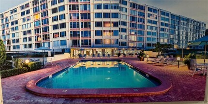 700 Mirror Terrace NW in Winter Haven, FL - Building Photo - Building Photo