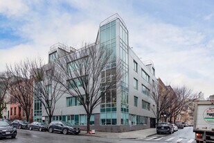 24 Dunham Pl in Brooklyn, NY - Building Photo