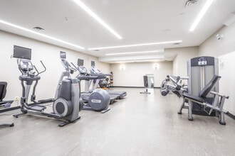 7 Walmer Road in Toronto, ON - Building Photo - Building Photo