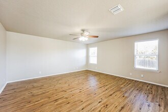 210 Moscovy Duck in San Antonio, TX - Building Photo - Building Photo