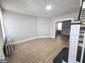 204 W Duncannon Ave in Philadelphia, PA - Building Photo - Building Photo